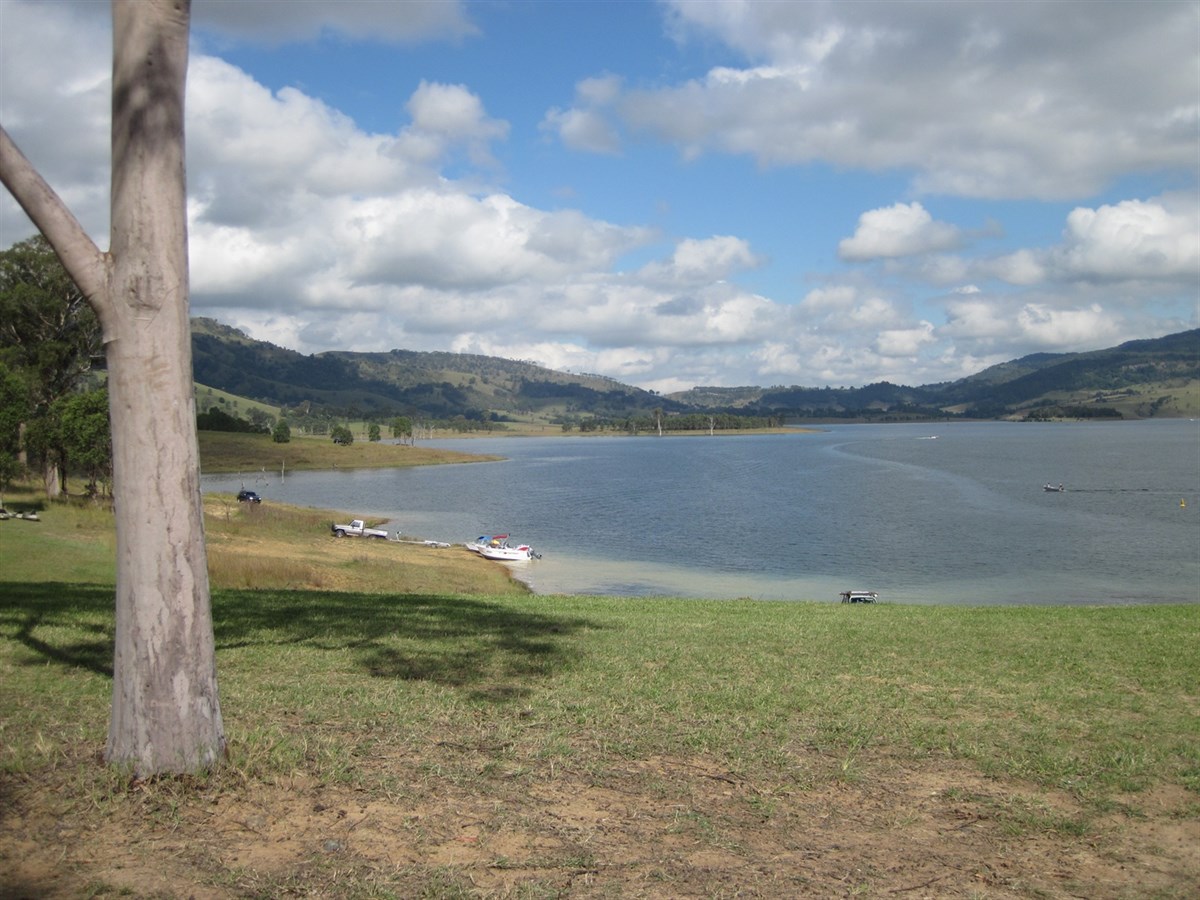 Lake St Clair Campground NSW ExplorOz Places
