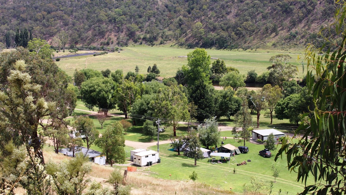 Wonnangatta Caravan Park VIC ExplorOz Places