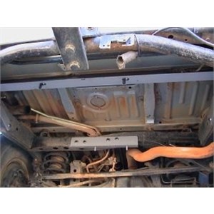 Installing a long range tank under a Toyota Landcruiser