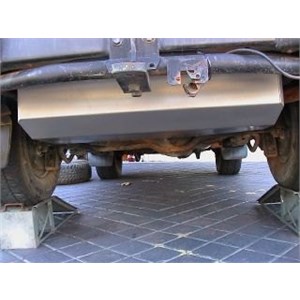 Installing a long range tank under a Toyota Landcruiser