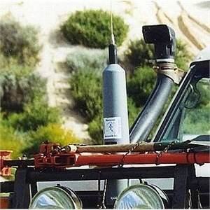 HF aerial mounted on the bull bar