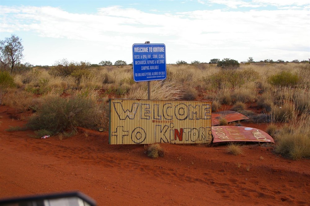 Kintore Rd & Kintore Access NT ExplorOz Places