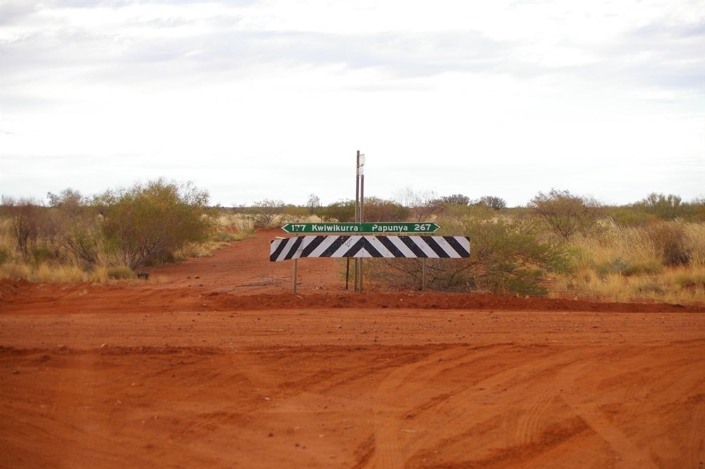 Kintore Rd & Kintore Access NT ExplorOz Places