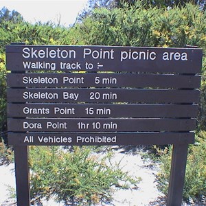 Walk Tracks to Skeleton Point