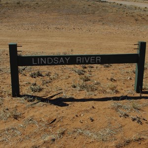 Tourist Drive 33 - Access to Lindsay River