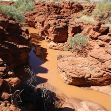 Time worn gorge at the top end of Gulvida Soak