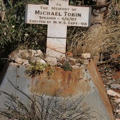 Tobins lonely grave above Well 40 - CSR