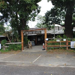 Lions Den Hotel