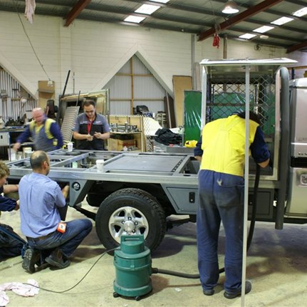 All the efficiency of an F1 Pit crew - The Allform boys