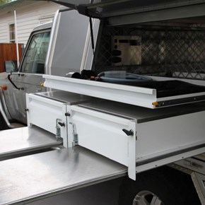 Drawers tables and top slide