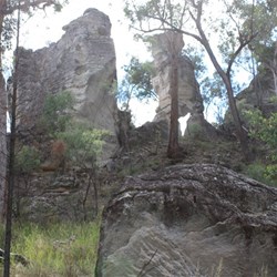 Rock formations surrounding the Arch