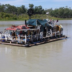 Not your average Houseboat - Renmark