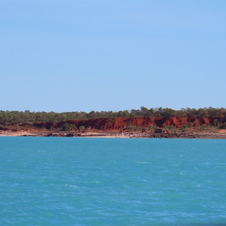 Colourful cliffs of Roebuck Bay