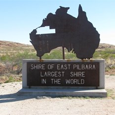 On road to Marble Bar