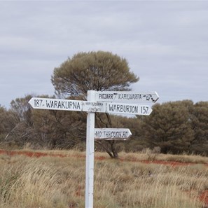 Road sign to Patjarr
