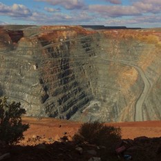 The Super Pit - Wow!