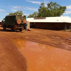 Warakurna Roadhouse - Giles