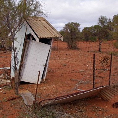 The strongest structure at Yamarna - the outside dunny