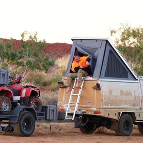 The bear emerges - Mick O and the Tuck Truck