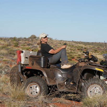 "Gosh I'm just sooooo gorgeous darling".  