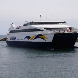 Ferry arriving from Penneshaw