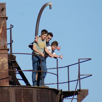 The lads on the Desalinater at Beresford