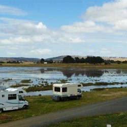 Camping by the lake in Oatlands