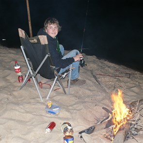 Man land - Fishing, fire, cans for dinner and a coke