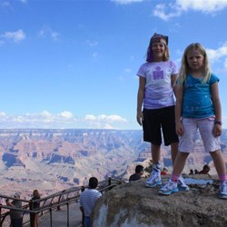 Leah and Chardae at Grand canyon