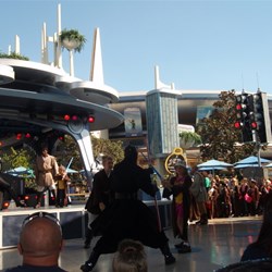 Leah duals Darth Maul