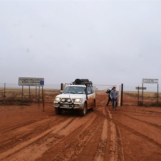 Crossing the NSW/QLD border at the Warri Gate