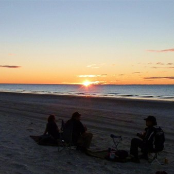 80 Mile Sunset and crew - T'is a good life we lead.