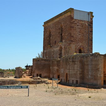 The Richmans Concentration Plant ruins, with old tailings dump in the background