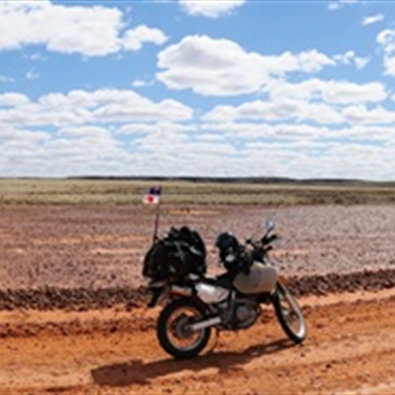 [12/Aug/2011] Road in Witjira NP (6660x640 pixels, 1.2MB)