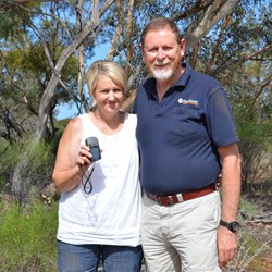 Please excuse the dusty "EO" shirt, someone had to change the tyre...LOL