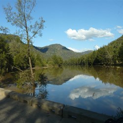 Looking upstream on the Wollondilly River