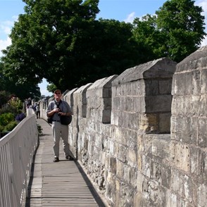 Walking the city walls