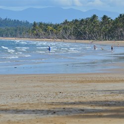 Family activities along Mission Beach 