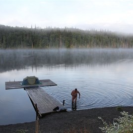 Bear-Baits abode at Pentz Lake