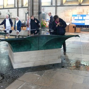 Unusual font with its marvellous reflections