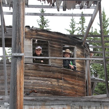 Canadians on the wreck at Hootalinqua