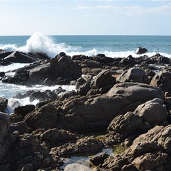 Rocky outcrop at the end of Shell Beach