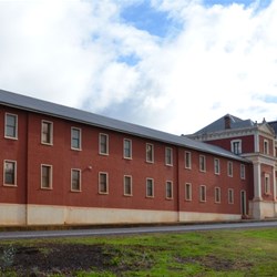 bilding alongside the highway, now hoses gallery and information centre