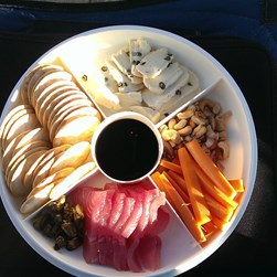 Fresh tuna sashimi & nibbles