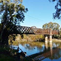 Historic rail bridge - Narrandra