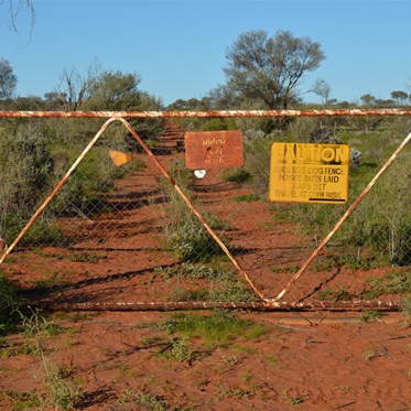 Dingo Flat Gate marked the start of the Nawa Junction Track and where we met up with Robin