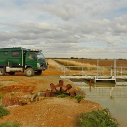 Stock Route Road along the Murray River