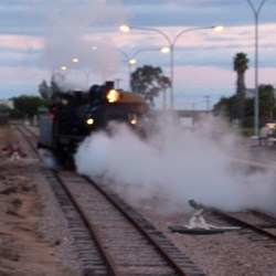 NM 25 backing up onto a side rail