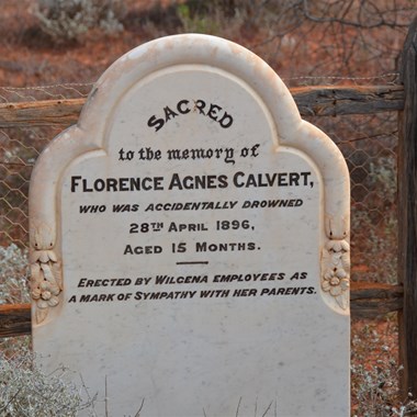 Lonely child's grave at Arcoordaby