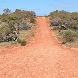 The clay capped road south from Mulyawara 1